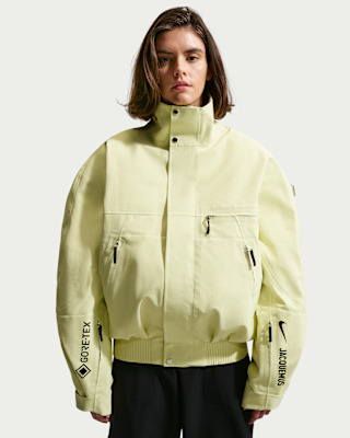 Nike x Jacquemus GORE-TEX 2-in-1 Jacket. Nike.com